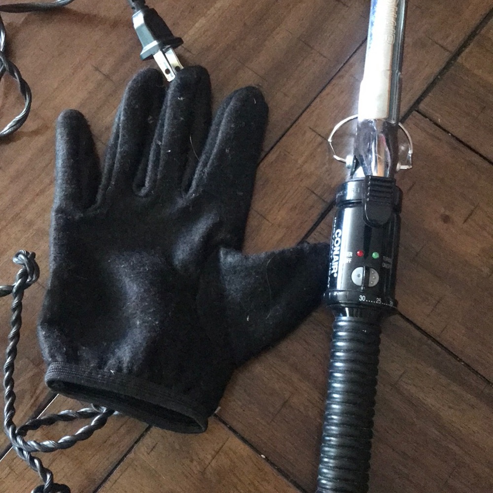 CONAIR curler with heat protective glove